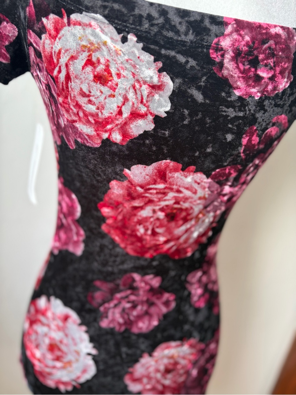 Blue Blush Black Pink Floral Velvet Off Shoulder Mini Dress NWT M - Picture 7 of 11